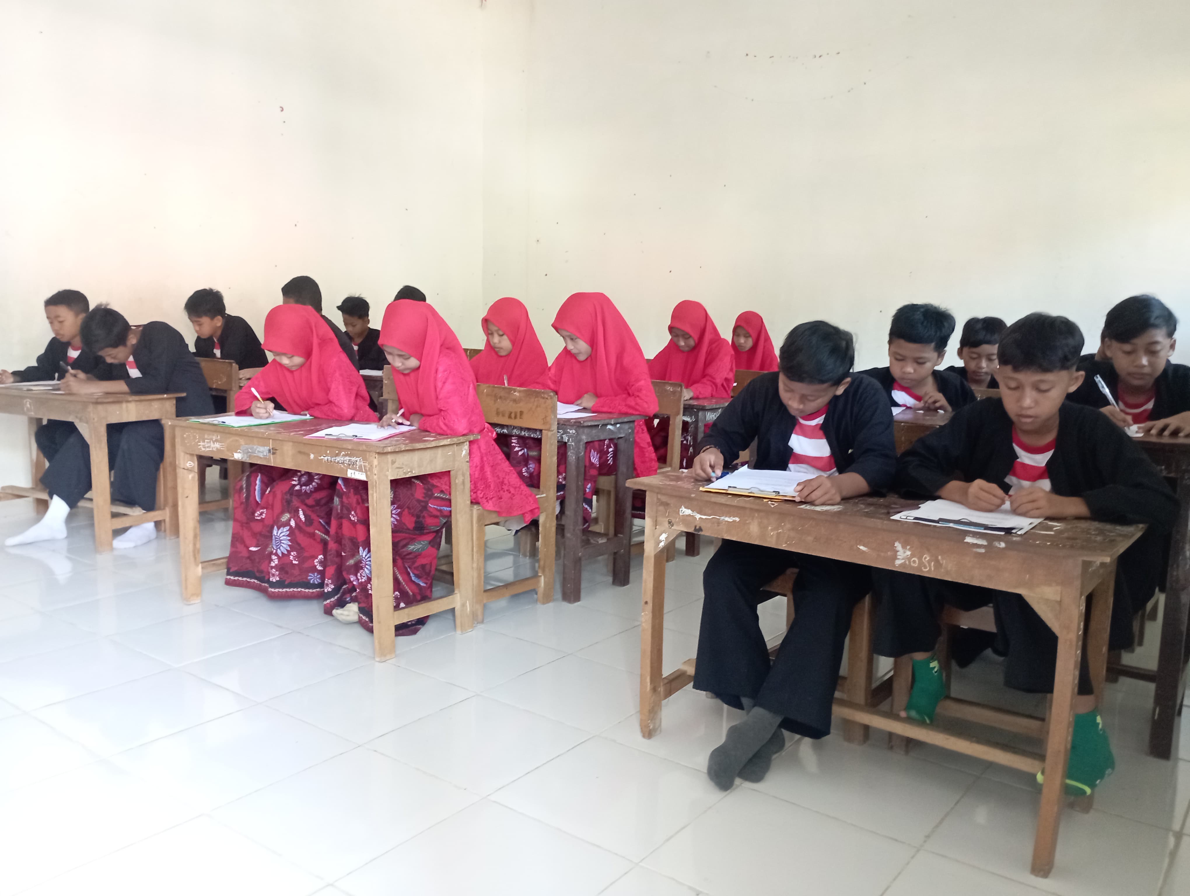 Efisien dan Terintegrasi: Al-Manar Terapkan Sistem CBT dalam Ujian Akhir Semester  Tahun 2026